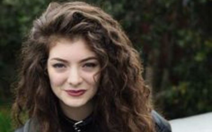Fans are Loving the Return of Lorde Slyly on Social Media